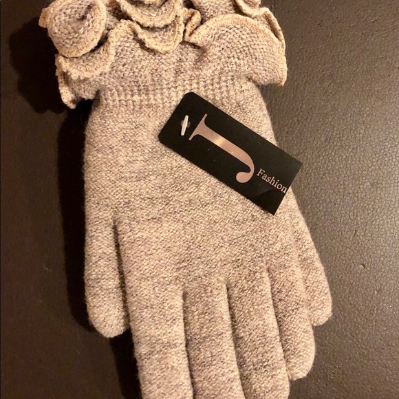 1 Pair Left! Gloves... Gloves... - Picture 2 of 4